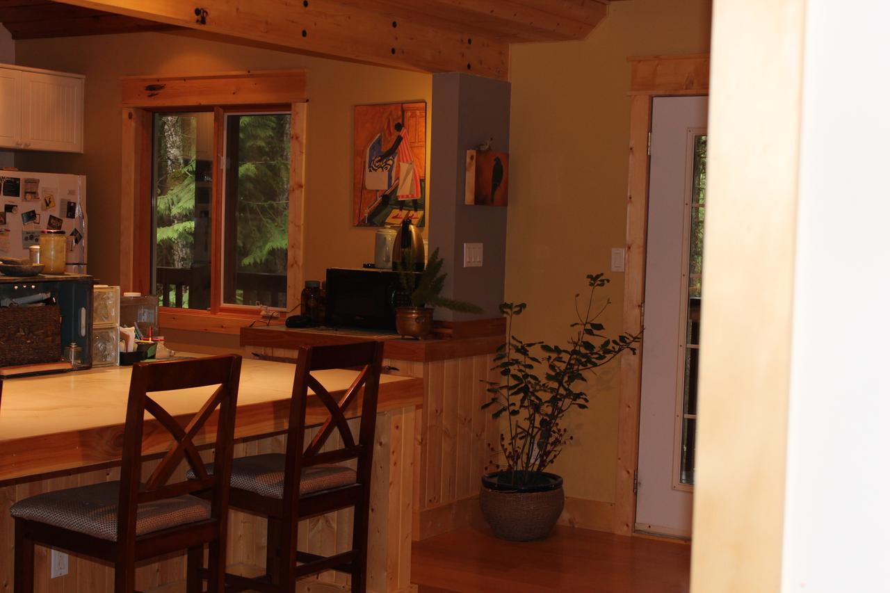 The Perch On Gabriola Bed & Breakfast Exterior foto